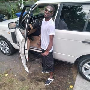 Meet your Posher, Carlos